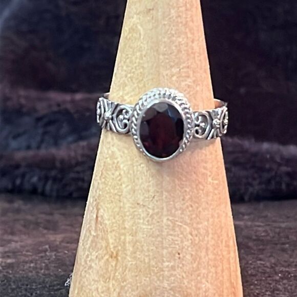 Mozambique Garnet Sterling Silver Ring 10 - Picture 3 of 12